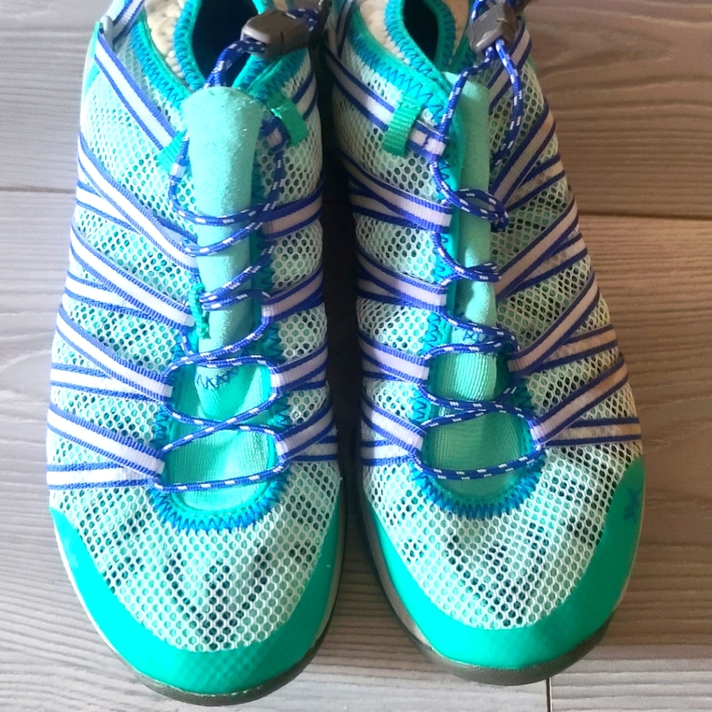 CHACOS SNEAKERS